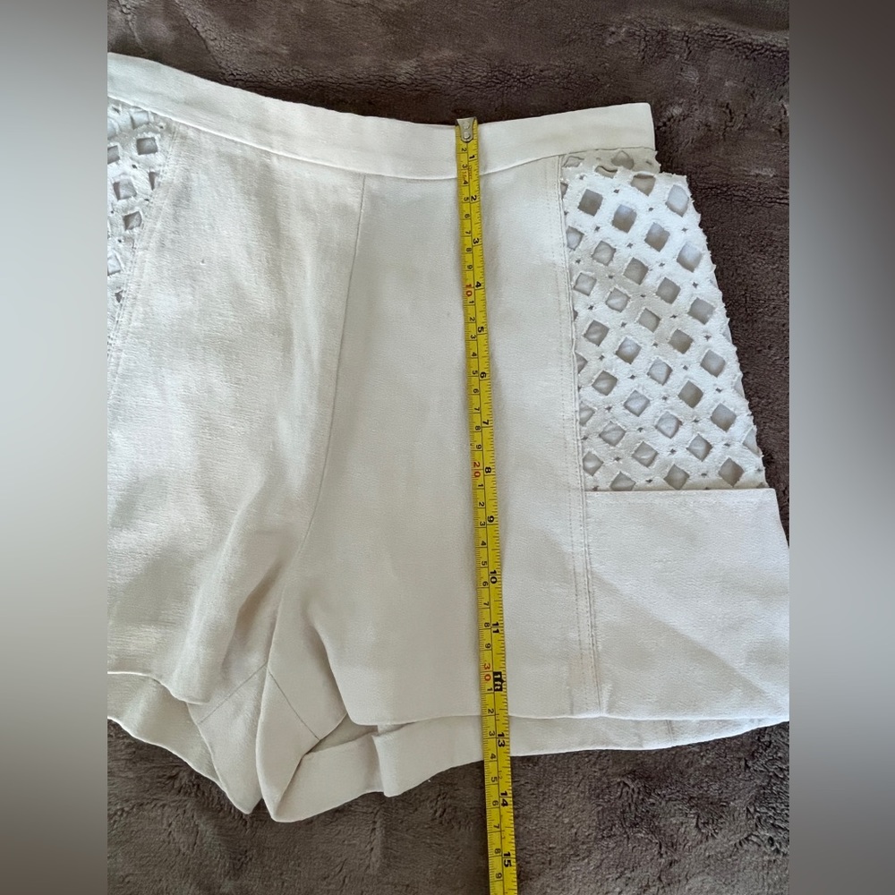 Auth. Fendi shorts made in Italy size 40 - Picture 10 of 11